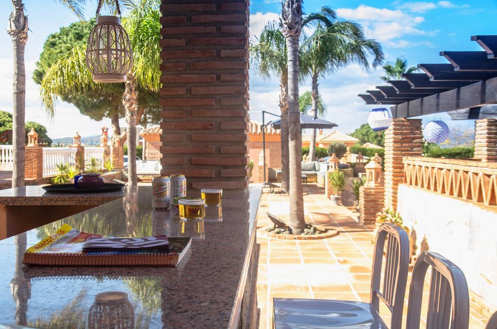 Villa Conmigo Bed & Breakfast 알하우린데라토레 외부 사진