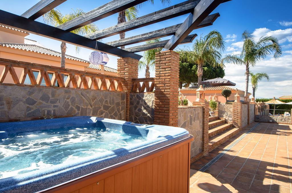Villa Conmigo Bed & Breakfast 알하우린데라토레 외부 사진