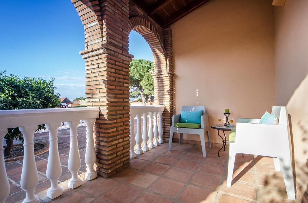 Villa Conmigo Bed & Breakfast 알하우린데라토레 외부 사진