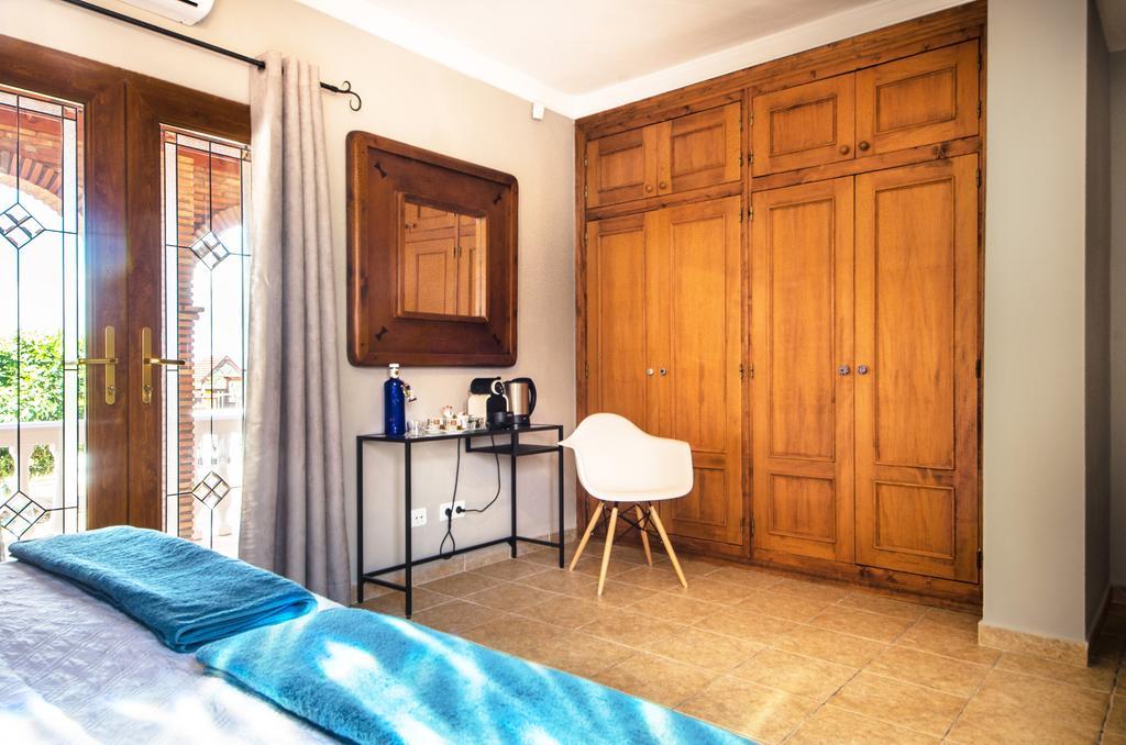 Villa Conmigo Bed & Breakfast 알하우린데라토레 외부 사진