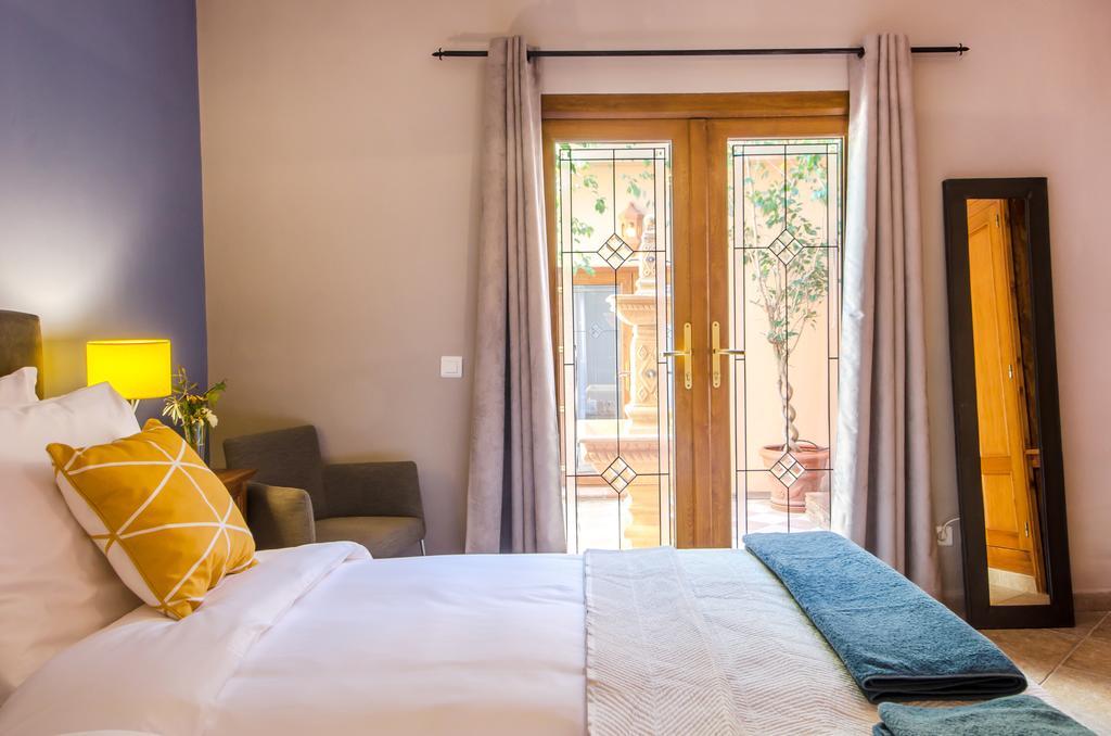 Villa Conmigo Bed & Breakfast 알하우린데라토레 외부 사진